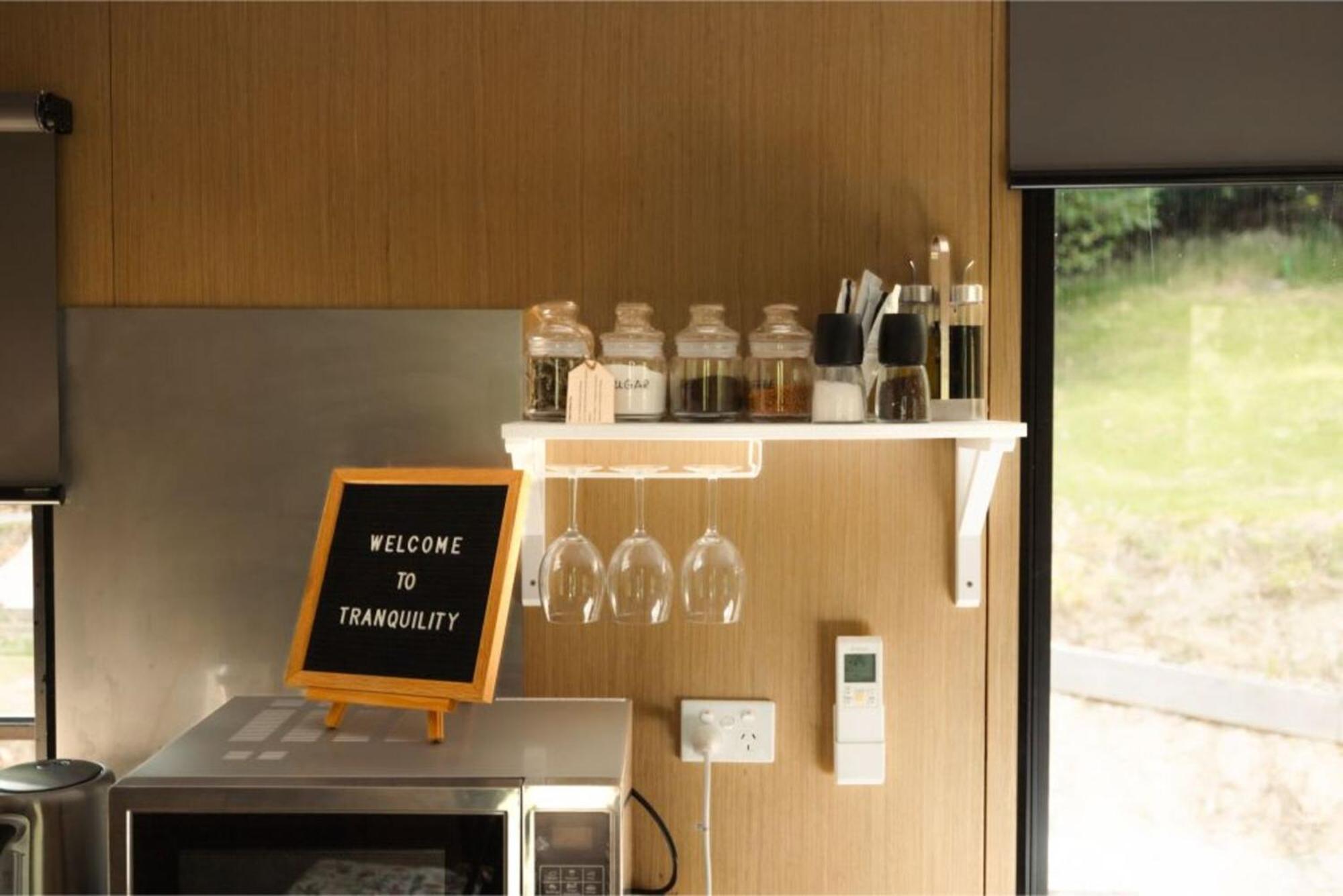 Villa Tranquility Tiny House By Tiny Away à Owaka Extérieur photo