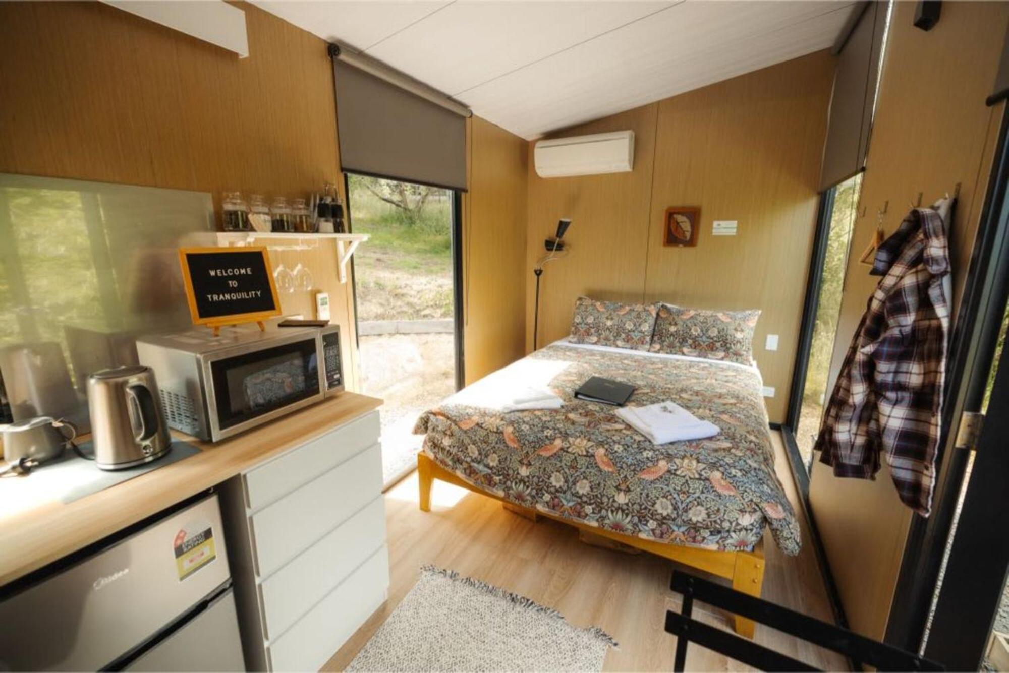 Villa Tranquility Tiny House By Tiny Away à Owaka Extérieur photo