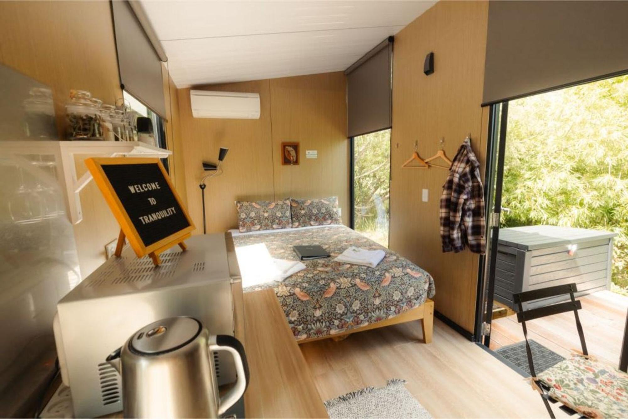 Villa Tranquility Tiny House By Tiny Away à Owaka Extérieur photo